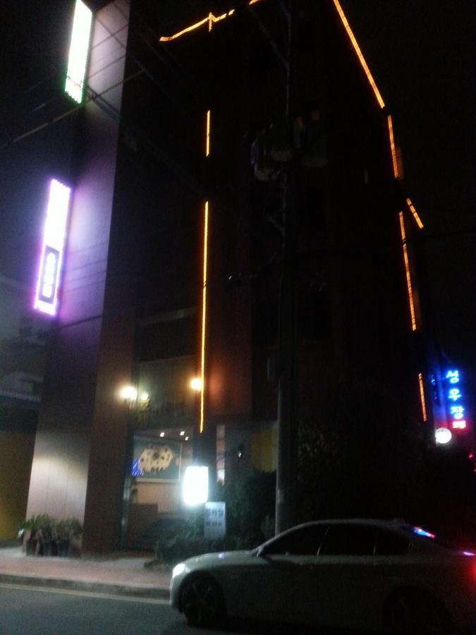 Jeju Brd Hotel Экстерьер фото