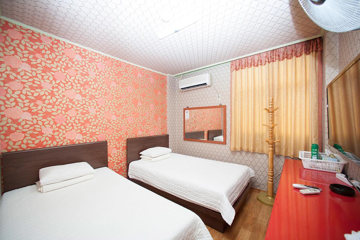 Jeju Brd Hotel Экстерьер фото