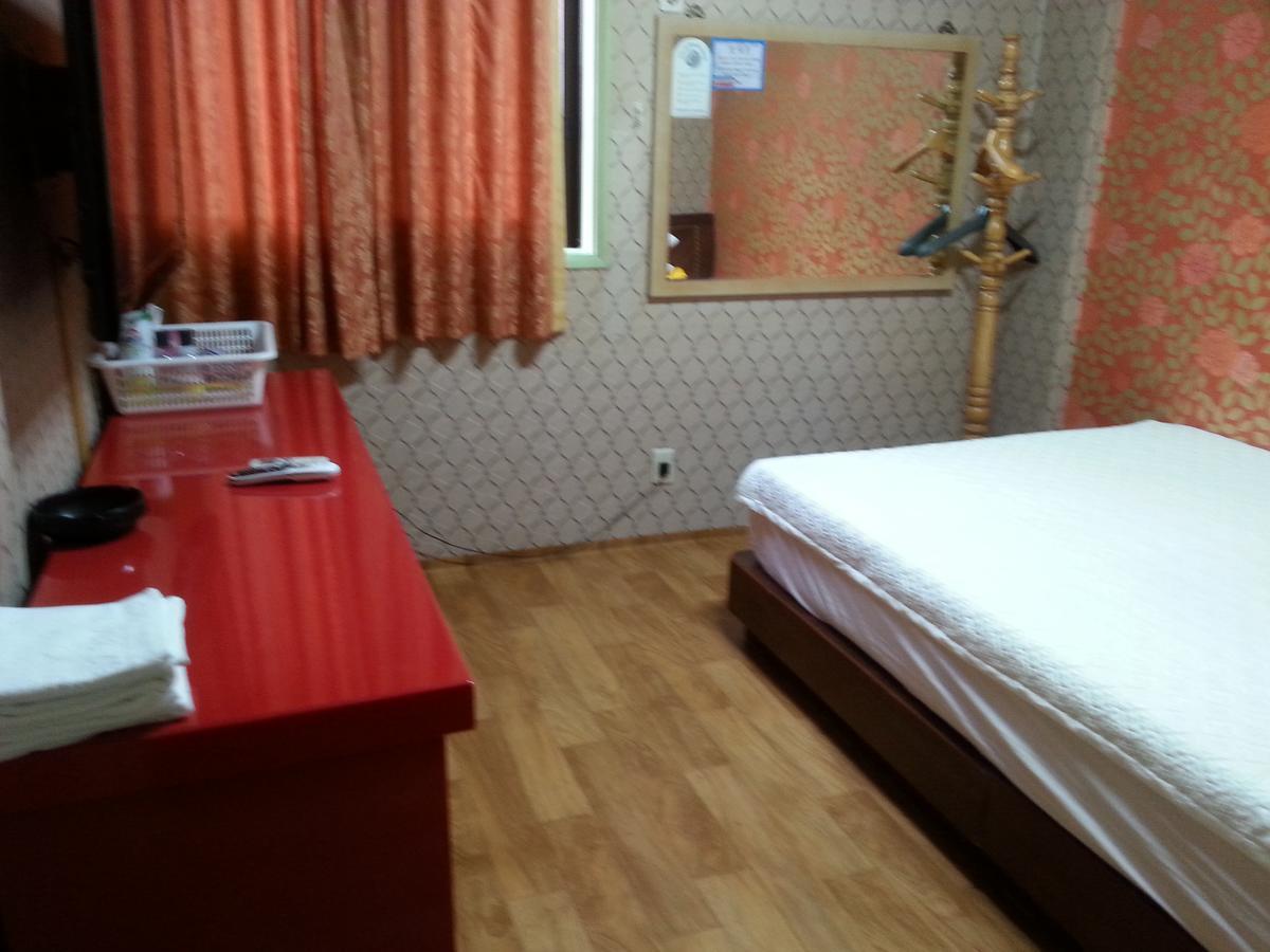 Jeju Brd Hotel Экстерьер фото